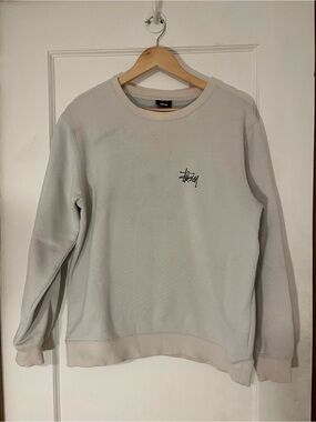 STUSSY Crewneck Sweatshirt in Light Gray with Script Logo